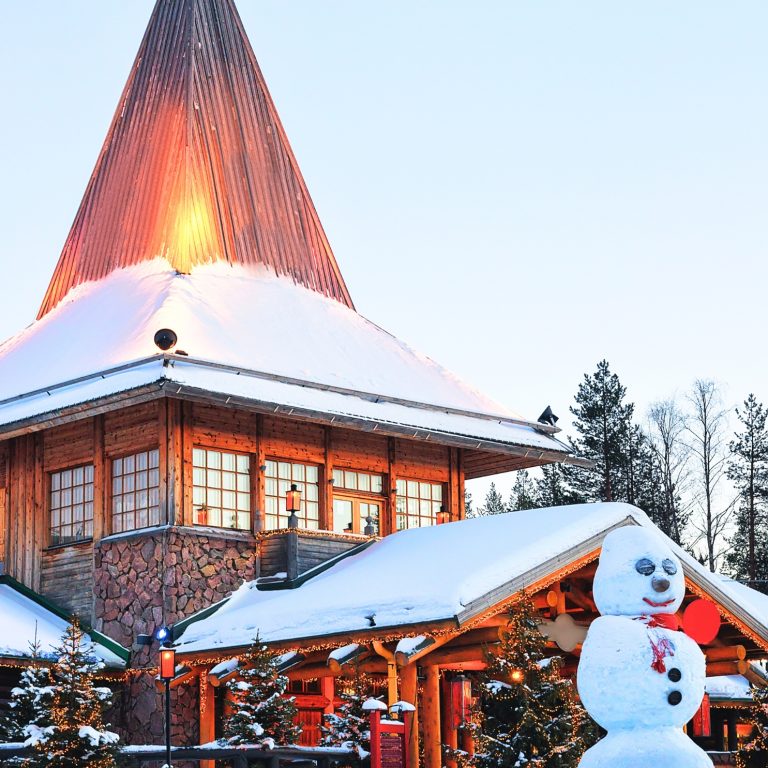 10 Christmas Holiday Destinations with Snow to Experience White Christmas