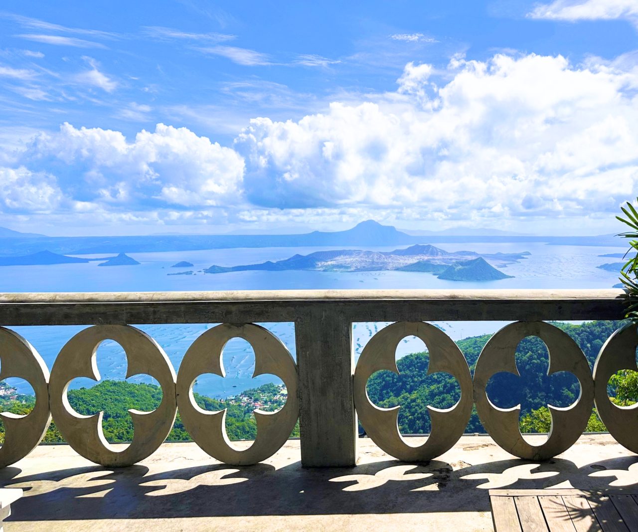 Tagaytay Restaurants with a view of Taal Volcano