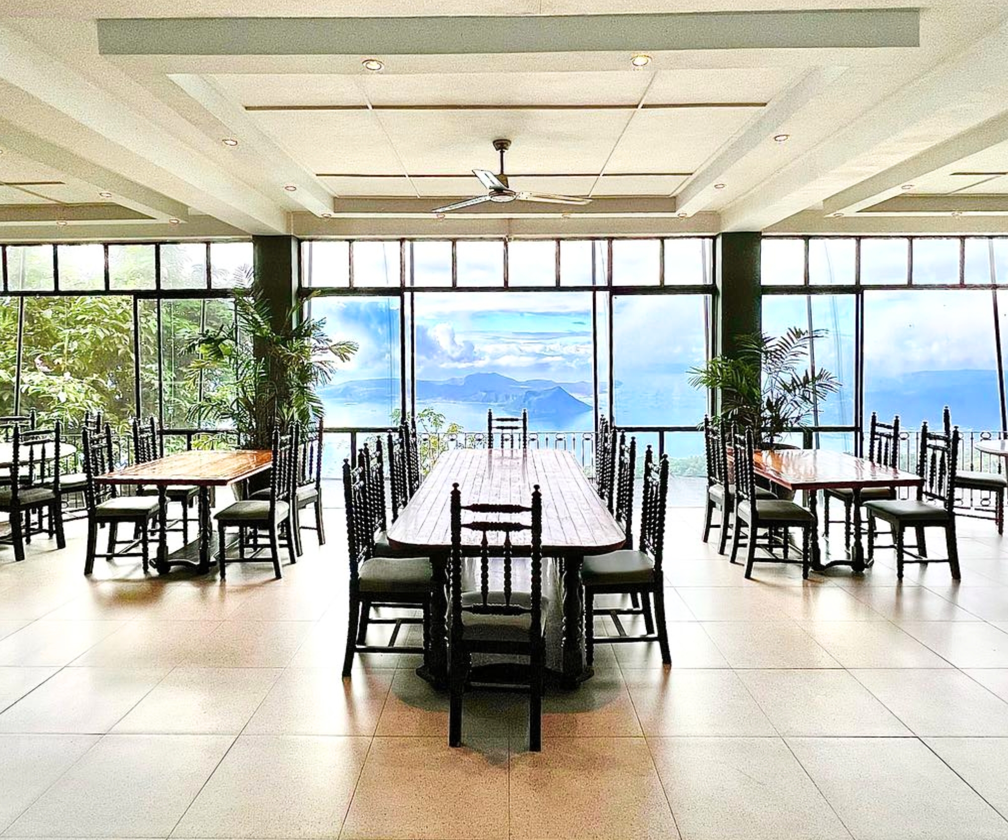 Tagaytay Restaurants with a view of Taal Volcano