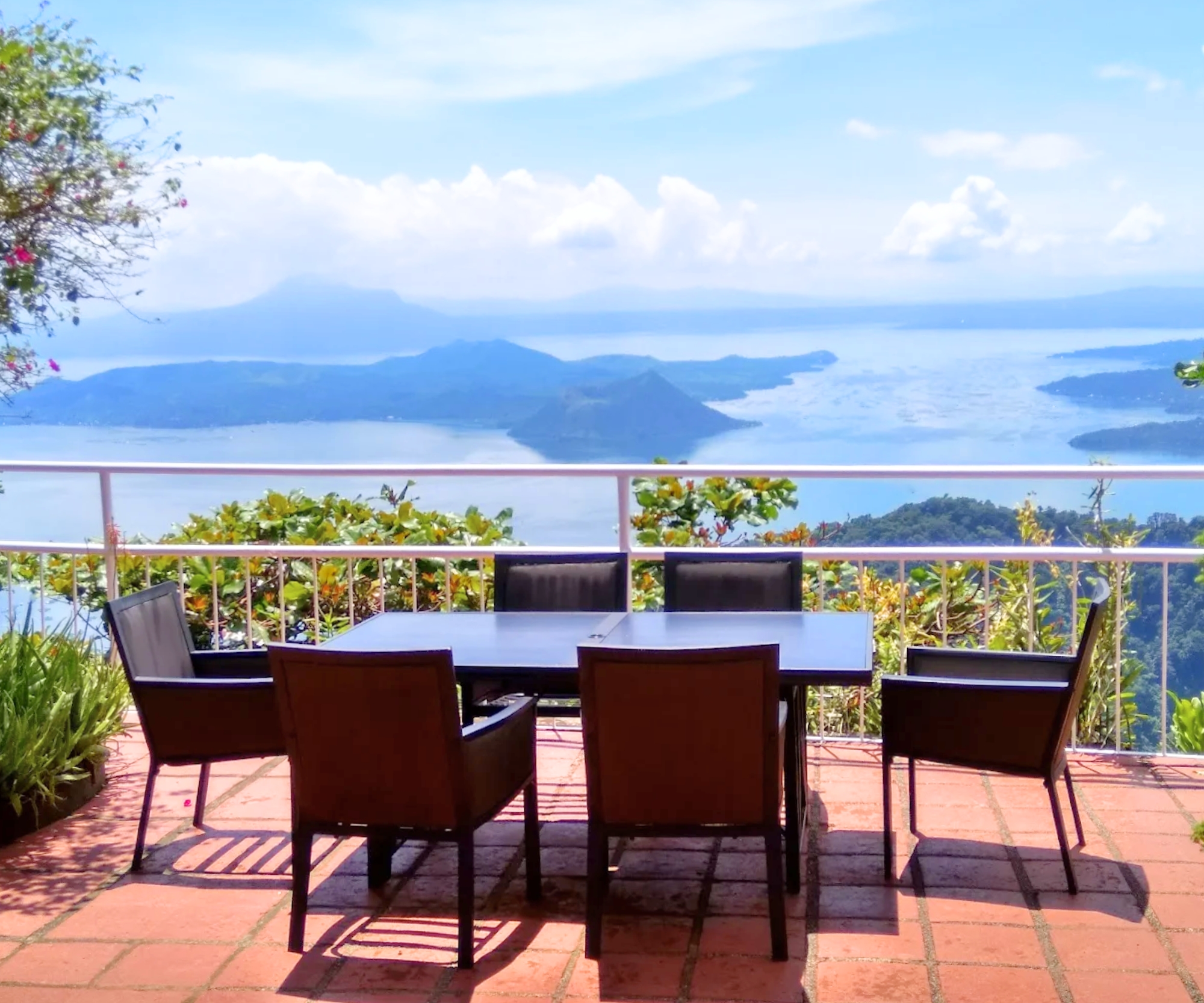 Tagaytay Restaurants with a view of Taal Volcano