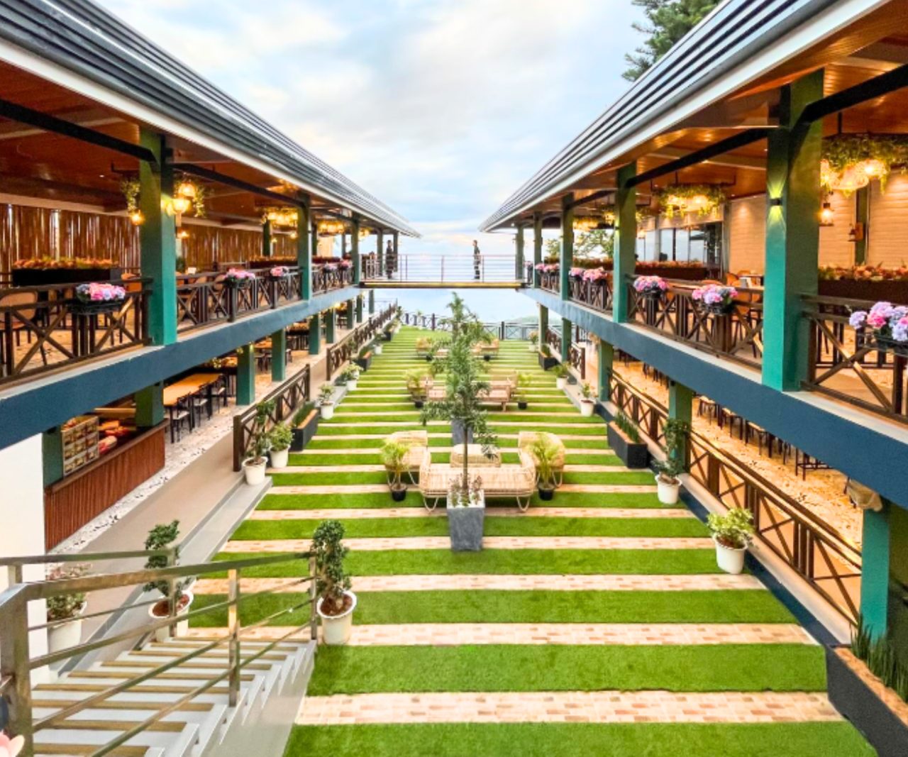 Tagaytay Restaurants with a view of Taal Volcano